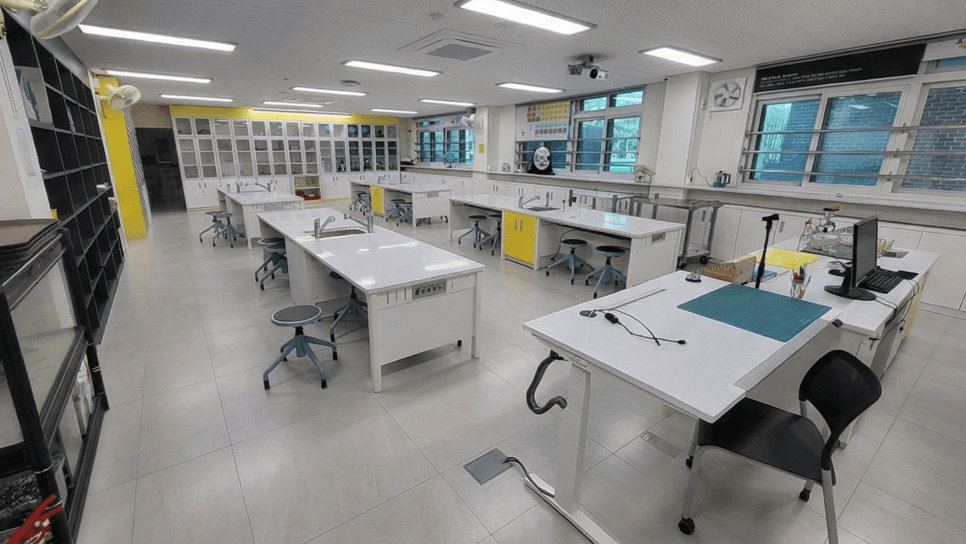 중학교 창의융합형 과학실 구축공사 3